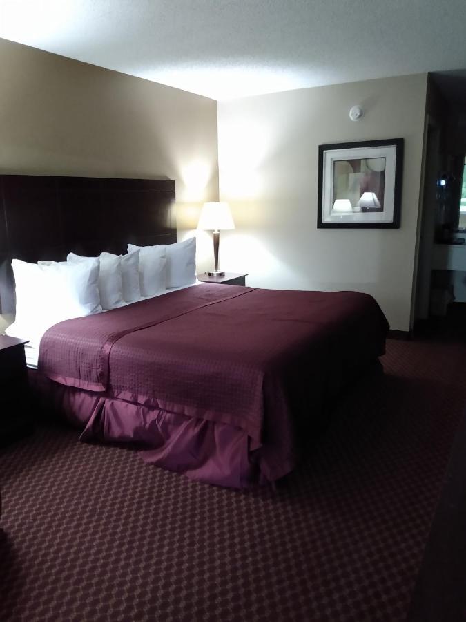Deerfield Inn Блайтвил Екстериор снимка